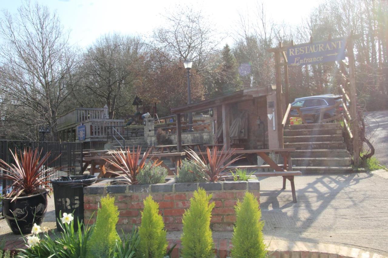 The Clothiers Arms Hotel Stroud  Exterior photo